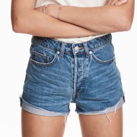 ✨ Short High Waist Shorts✨ - Picture 2 of 10